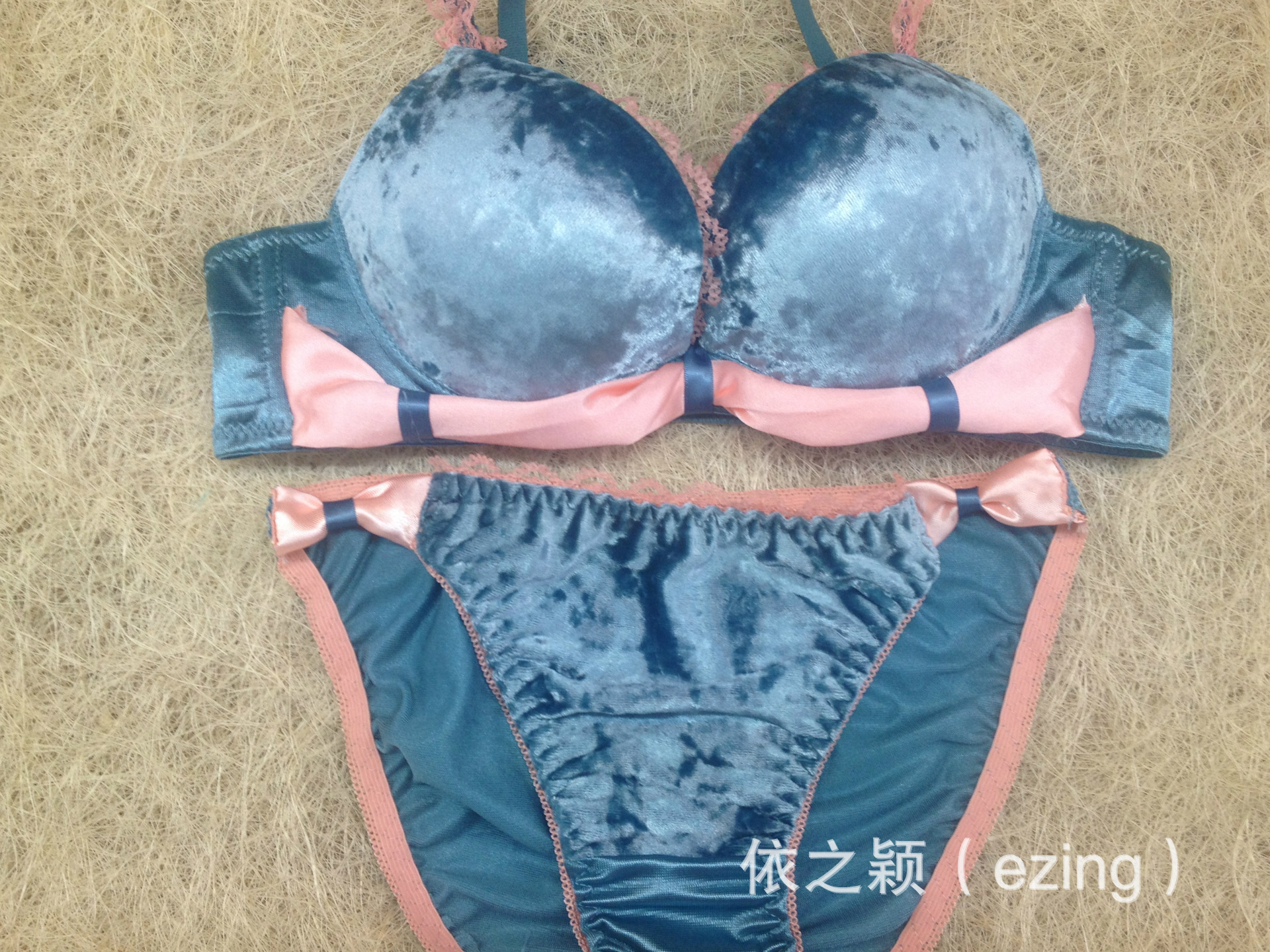 11090 <em>新款</em>珊瑚绒气质蝴蝶结<em>三排扣</em>女士<em>文胸</em>