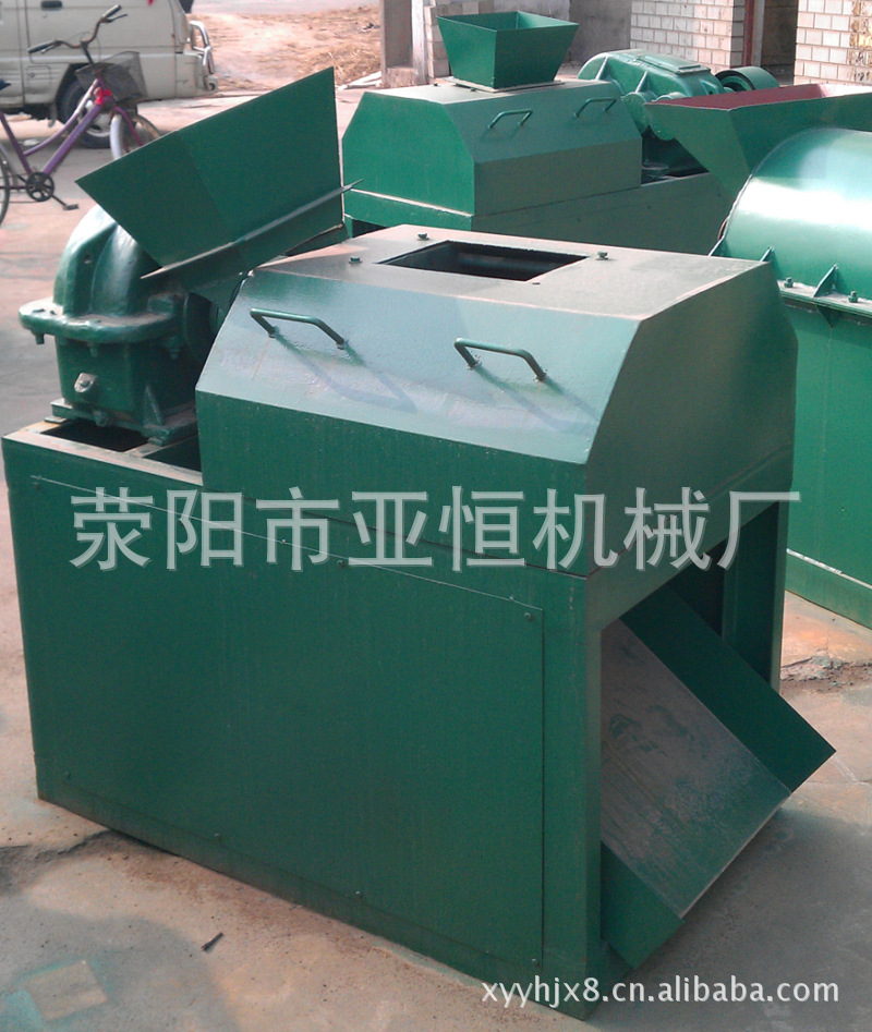 对辊挤压造粒机4