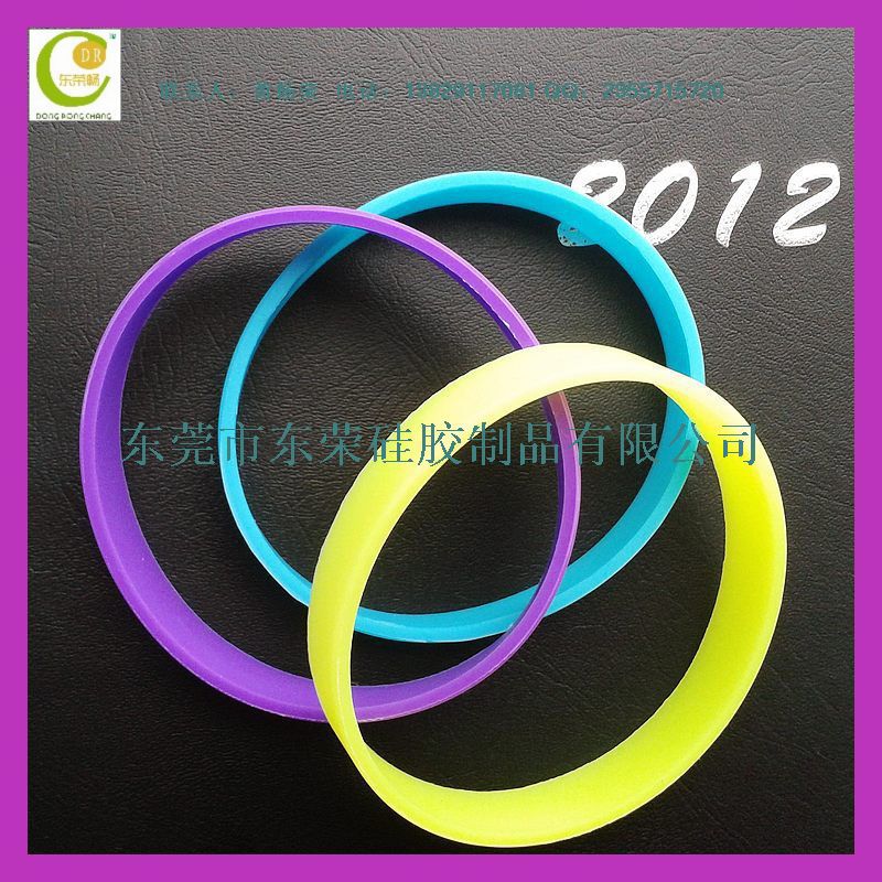 silicon bracelets (60)