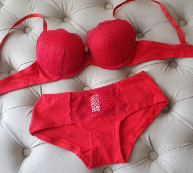 西班牙WS 聚拢<em>文胸套装</em> 3款 <em>图片</em>_高清大图 -