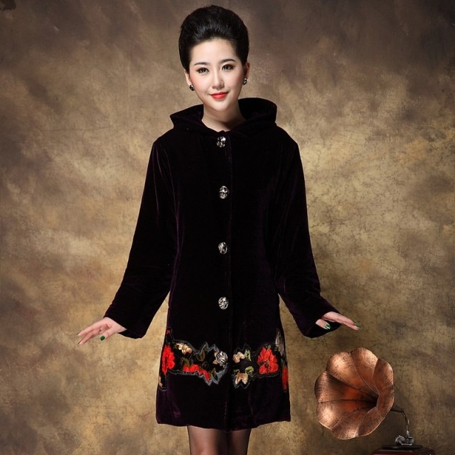 复古金丝绒刺绣<em>中老年女士冬装</em>棉服大衣新款长