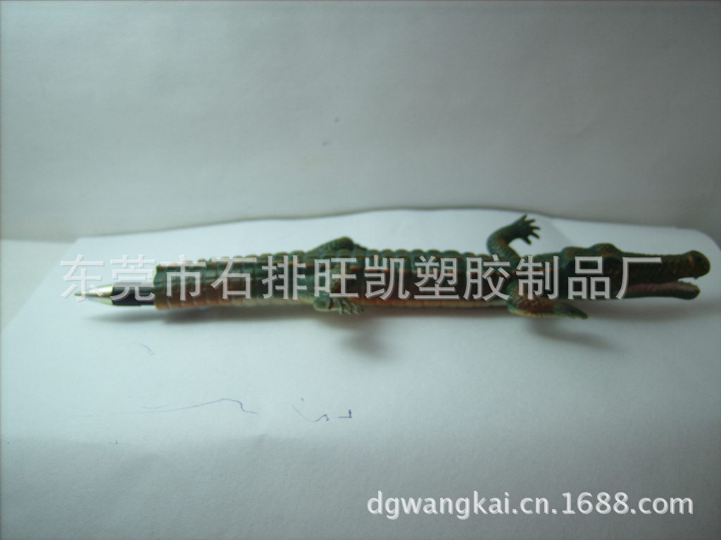 鳄鱼注塑玩具