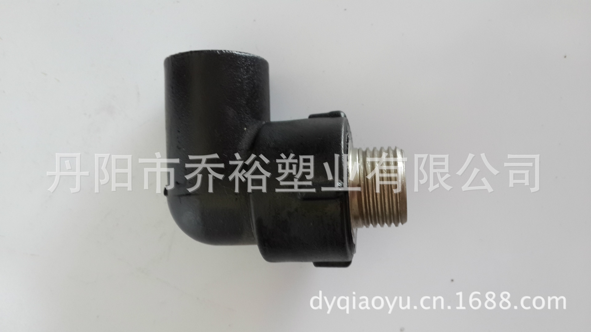 外牙弯头