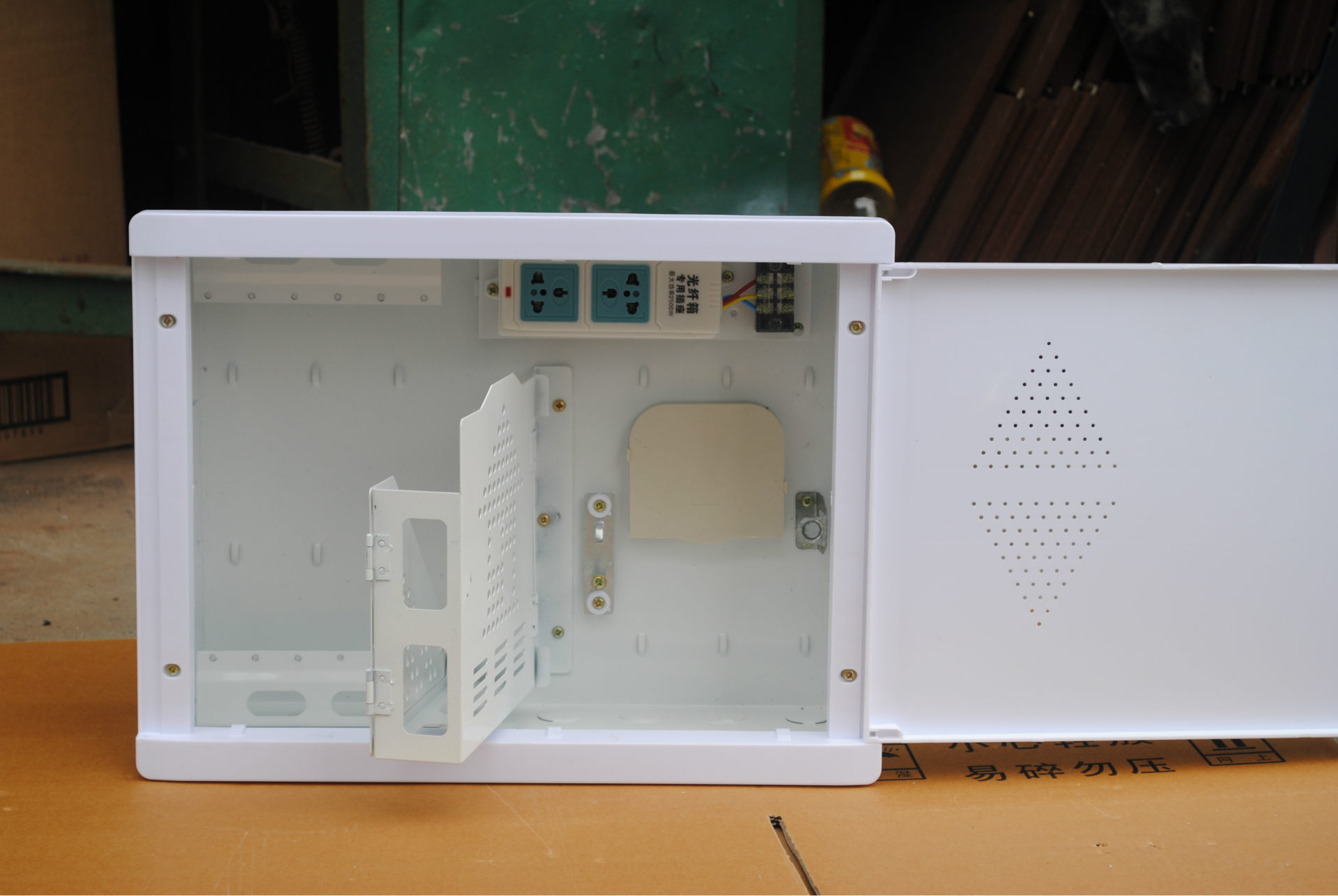 最低价 光纤入户箱 弱电箱 多媒体信息箱\/布线箱