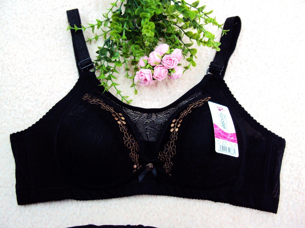 <em>文胸</em>-2013新款热卖刺绣花纹抹胸<em>C罩</em>防副乳防