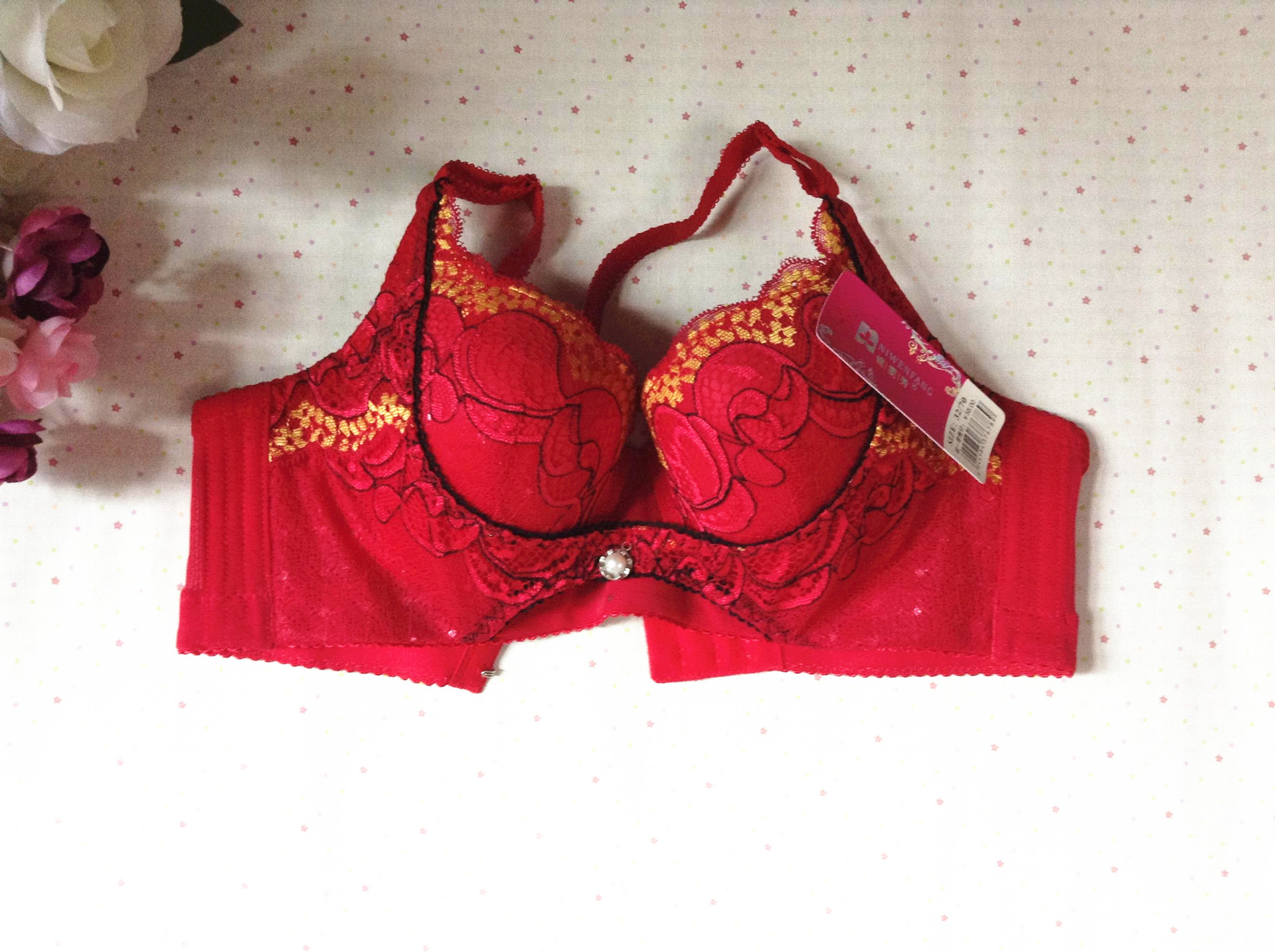 妮姿内衣 三排扣薄杯聚拢调整型内衣<em>文胸罩</em> 汕