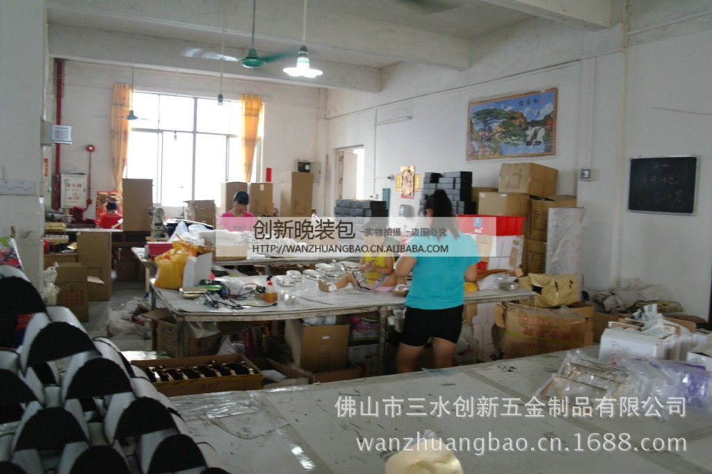 佛山創新晚裝包宴會包工廠車間圖4