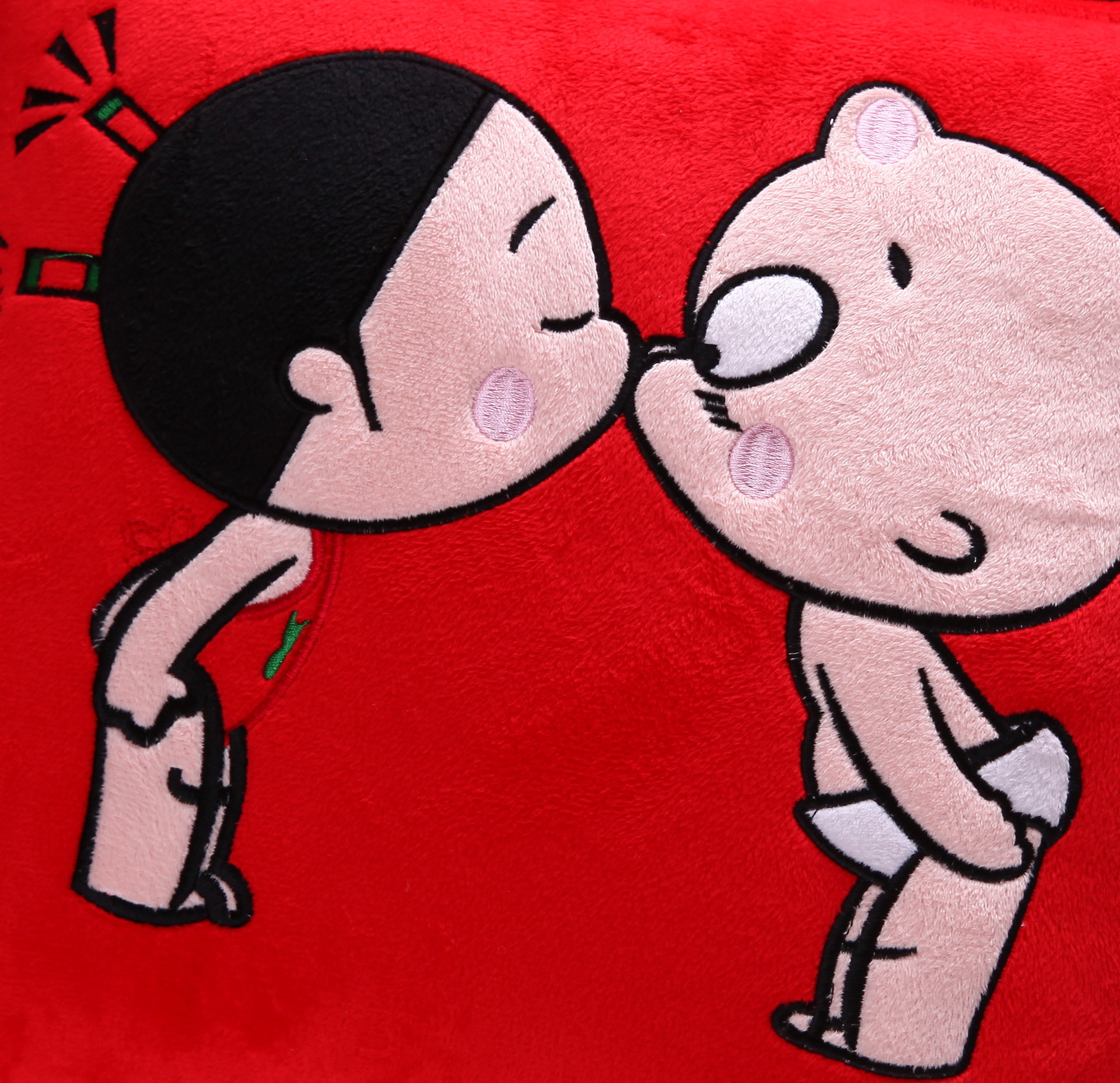 【厂家批发定做抱枕被 亲嘴小孩阿狸大嘴猴卡