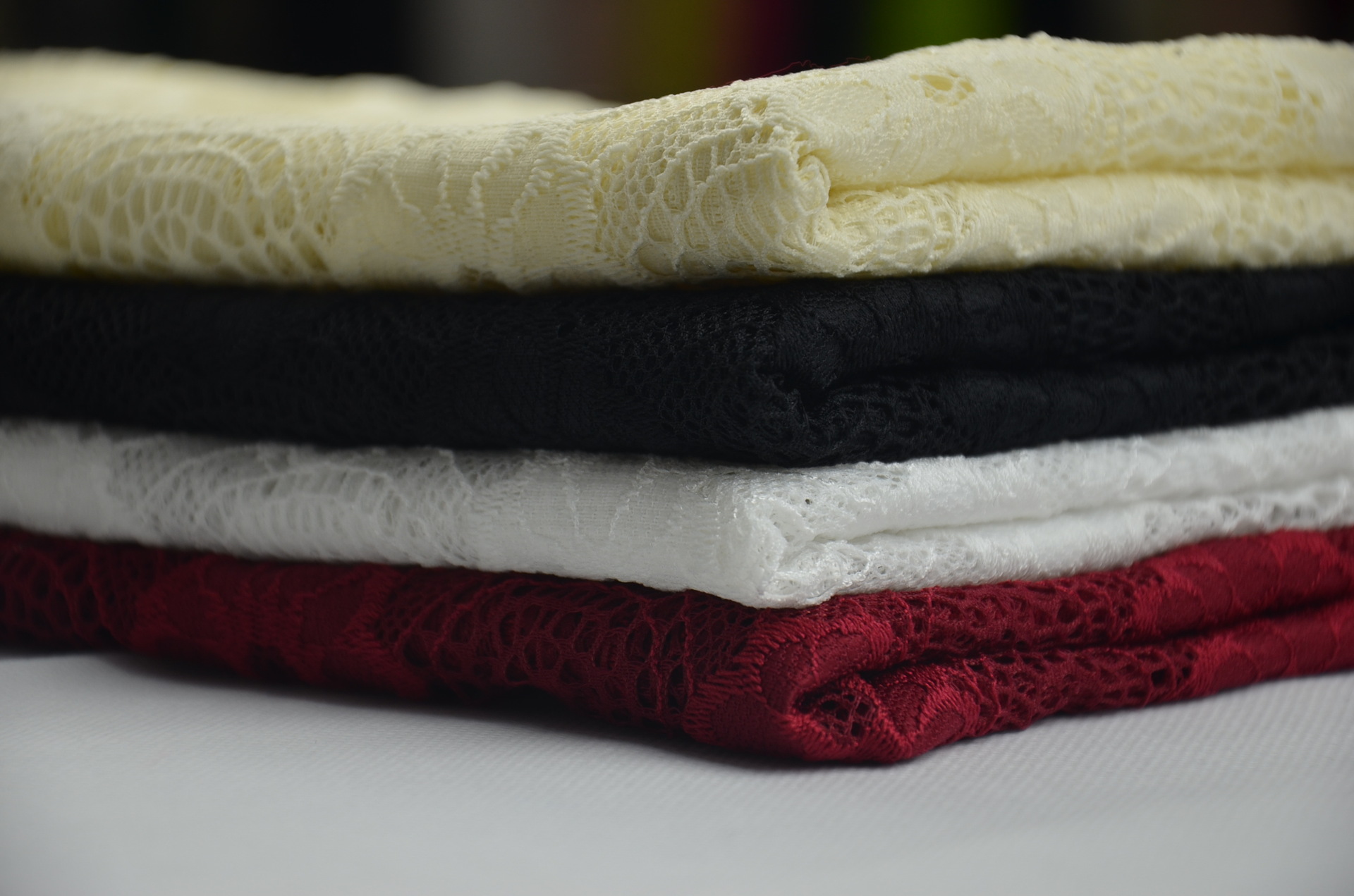 【秋冬新款大量直销 蕾丝面料 布料 纺织辅料 1502# Lace fabric】价格,厂家,图片,花边类,广州美靓丝纺织品有限公司-马可波罗网