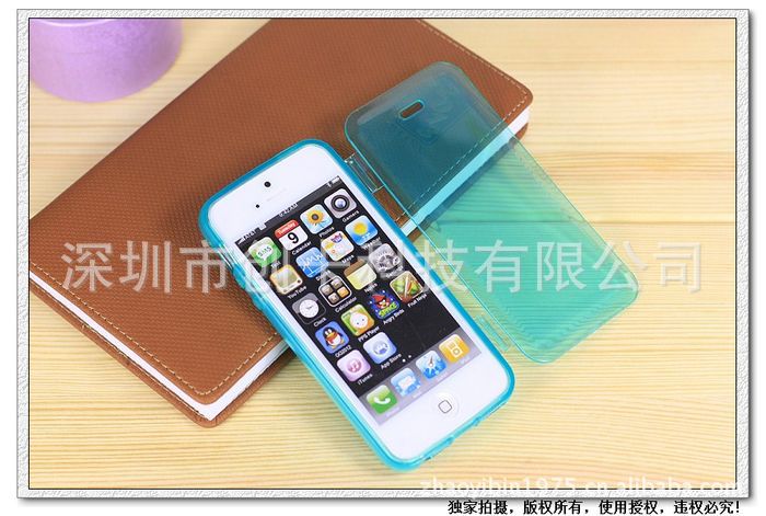 iP5-TPU-透明翻蓋-04