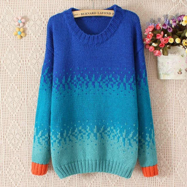 2013冬季新款渐变色<em>圆领毛衣女士</em>拼色花线复