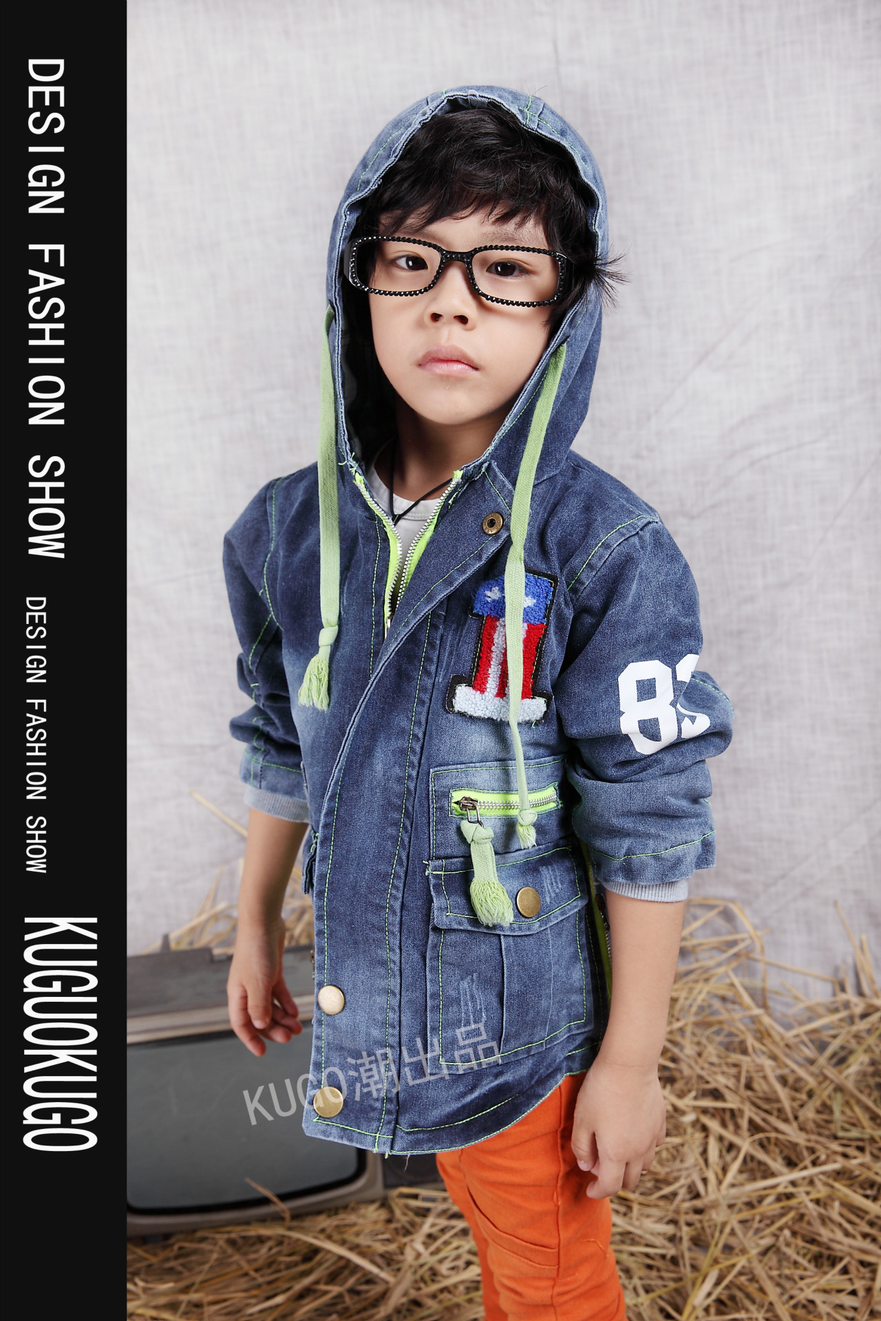【<em>男儿</em>中童装秋装<em>外套服饰</em>上衣<em>牛仔</em>连帽<em>外套</em>】