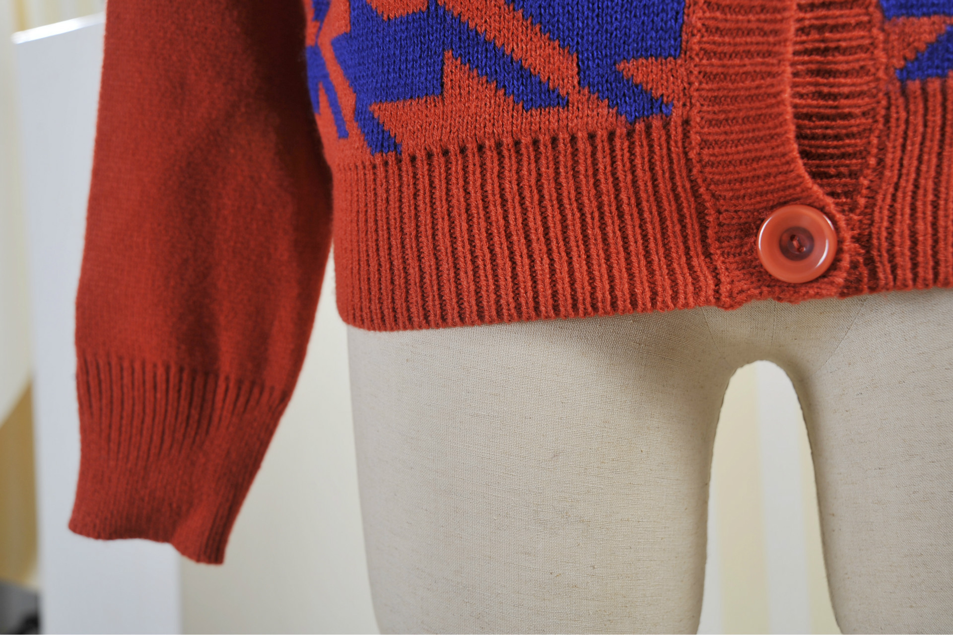 【2013韩国新款毛衣时尚<em>针织女装开衫</em>毛衣 毛