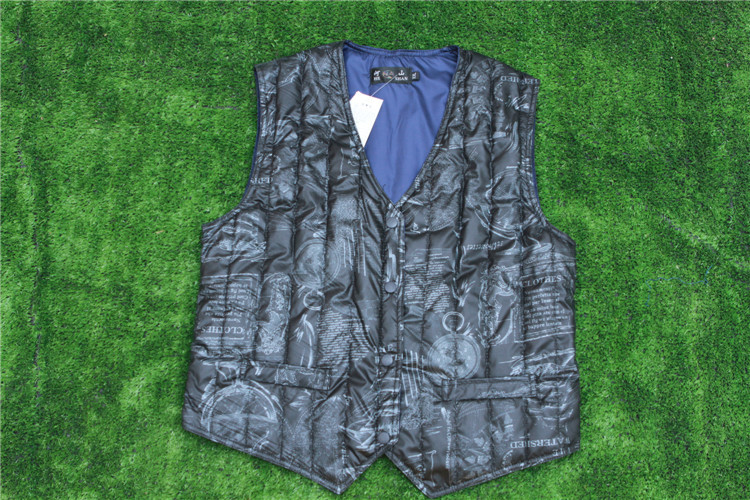 厂家直销低价批发秋冬新品<em>男士</em>西装<em>羽绒马甲</em> 