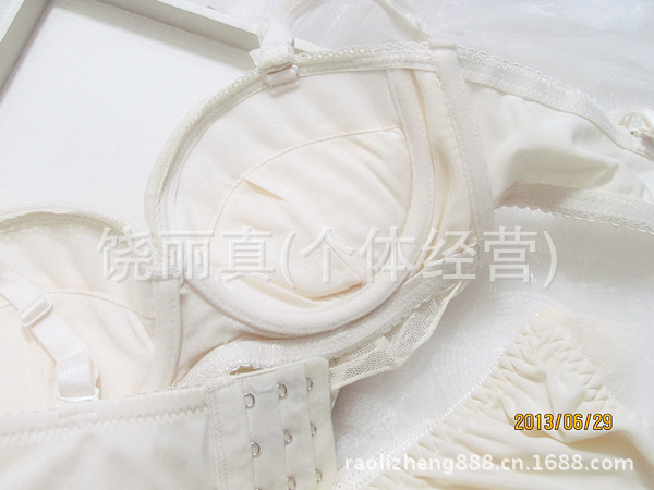 【千思恋日韩甜蜜唯美<em>文胸</em>性感花朵<em>半罩杯</em>内衣