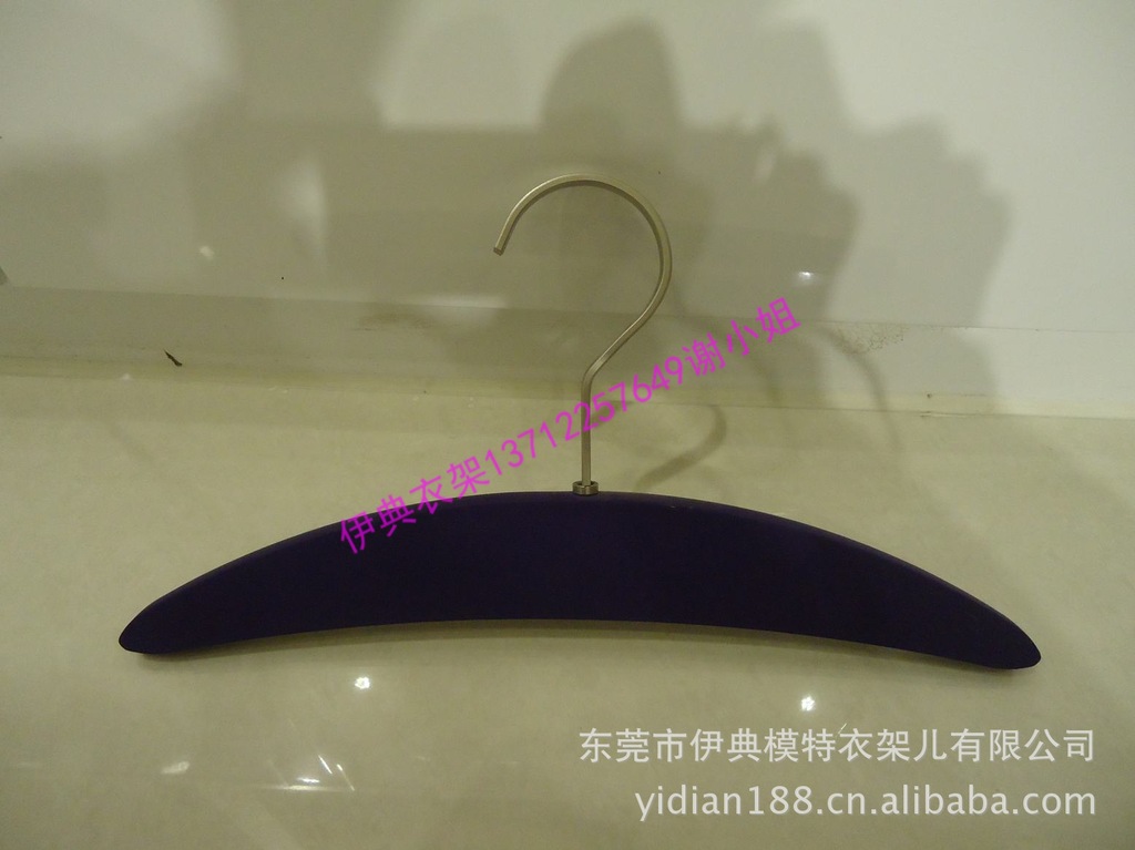 【塑胶植绒衣架 服装植绒衣架 生产植绒衣架厂