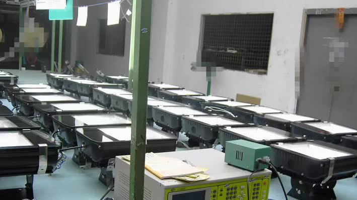 LED隧道灯车间图 (3)