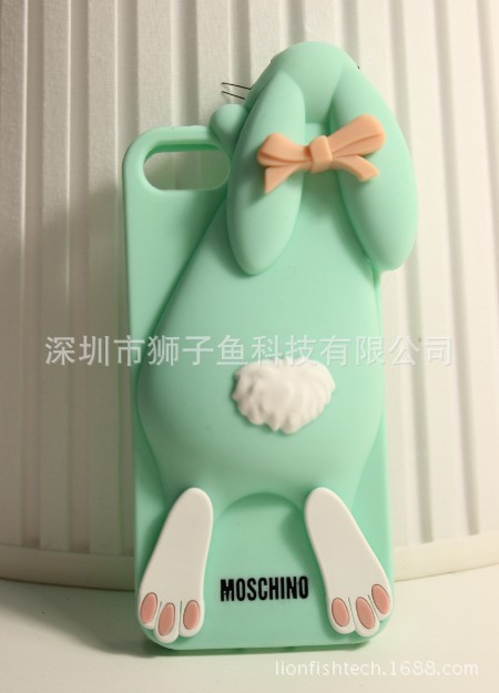 moschino bunny iphone5