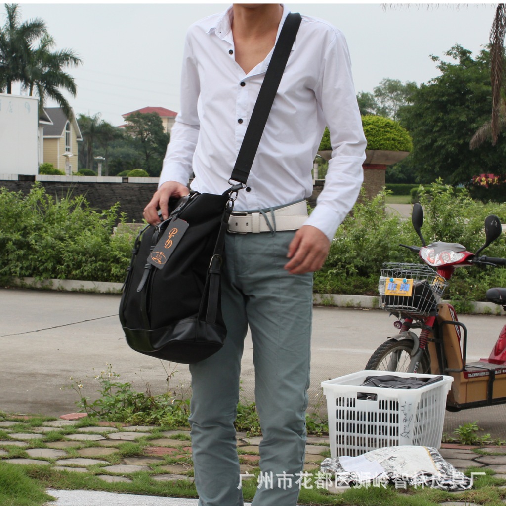 批发采购时尚休闲包-2013新款智林皮具韩版男