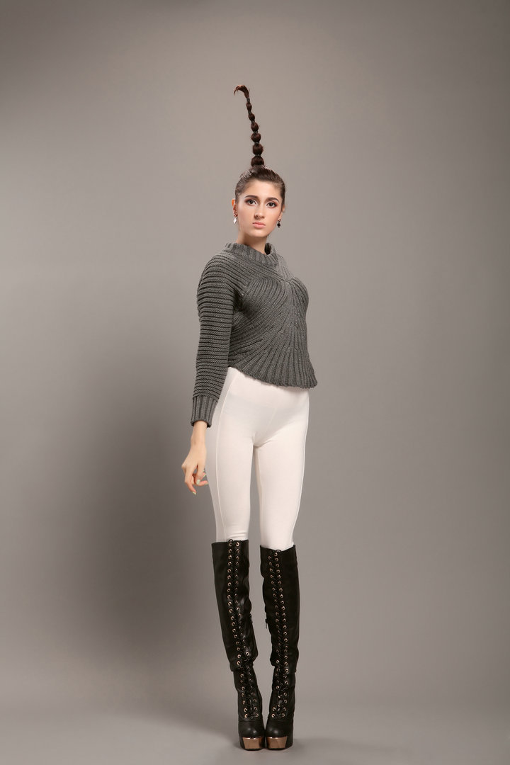 【Sikya 欧版秋冬季潮款针织衫 明星<em>款超短</em>套头