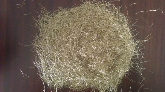 亚泰集团获得钢纤维打散涣散设备专利为工作人员节约必定的人力物力