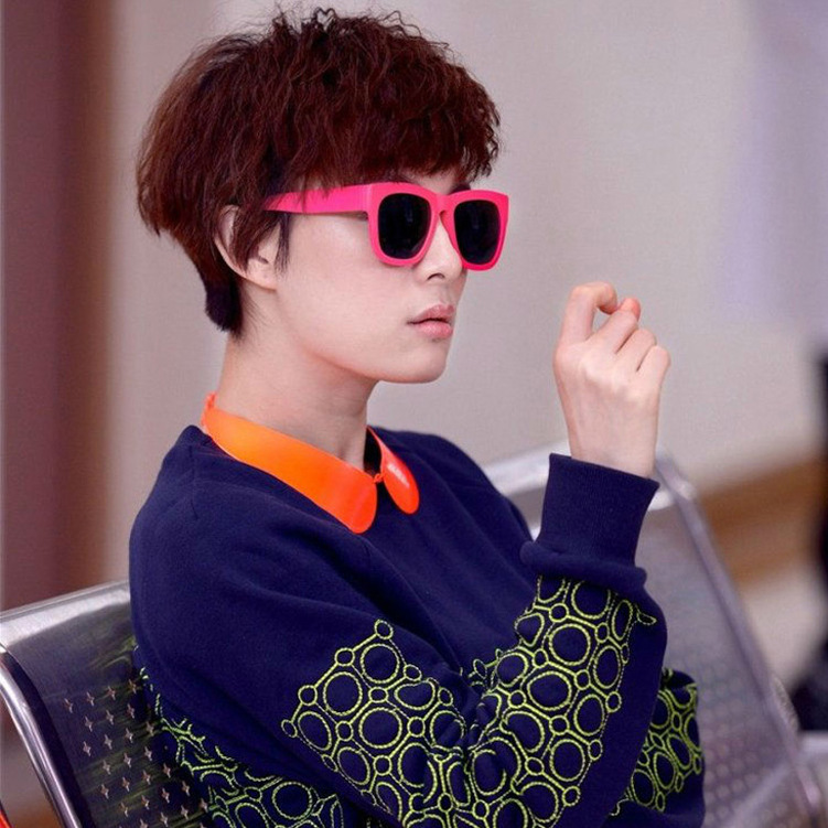 装新款 辣妈正传明星同款印花毛衣+黄色<em>短裙</em>两