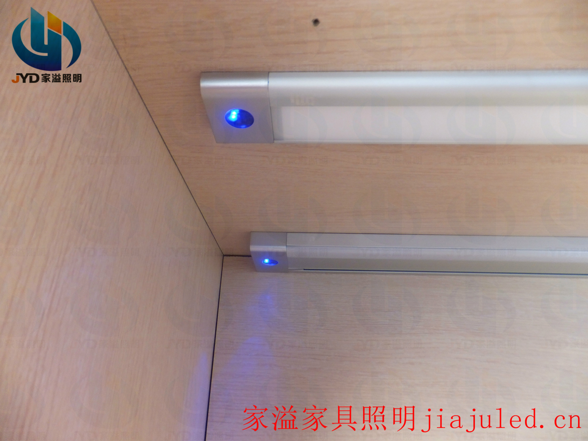 led 手扫感应无光点超薄柜底灯
