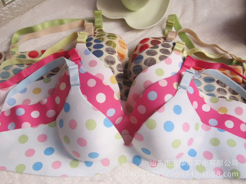 <em>少女</em>内衣一片式无痕8/5可爱彩色大圆点性感调