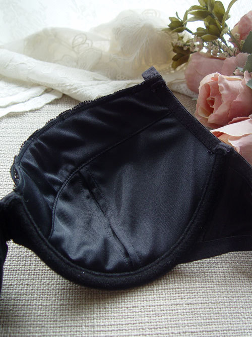 【欧洲原单 <em>大码</em> 女式<em>文胸</em>批发 黑色75<em>A80</em>BC