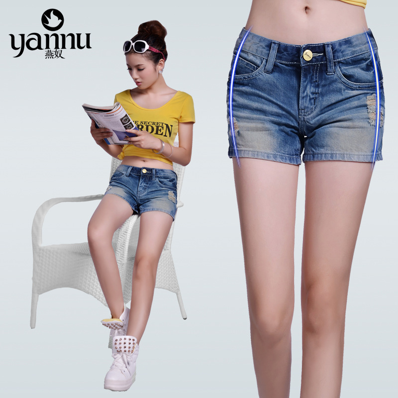 新款潮流女士<em>牛仔短裤批发</em> 魅力显瘦热裤浅蓝