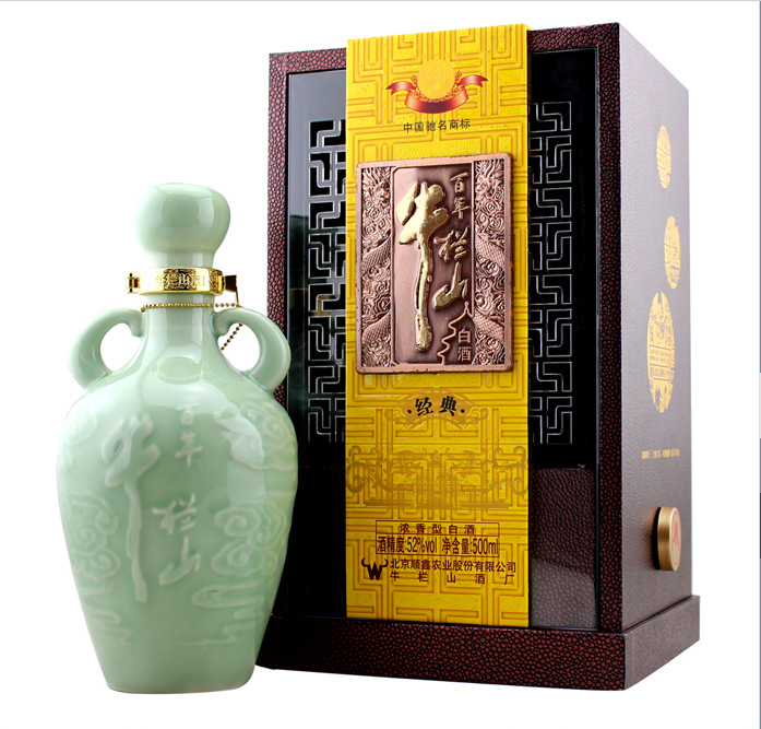 【北京牛栏山二锅头洒 至尊经典52度浓香型 白