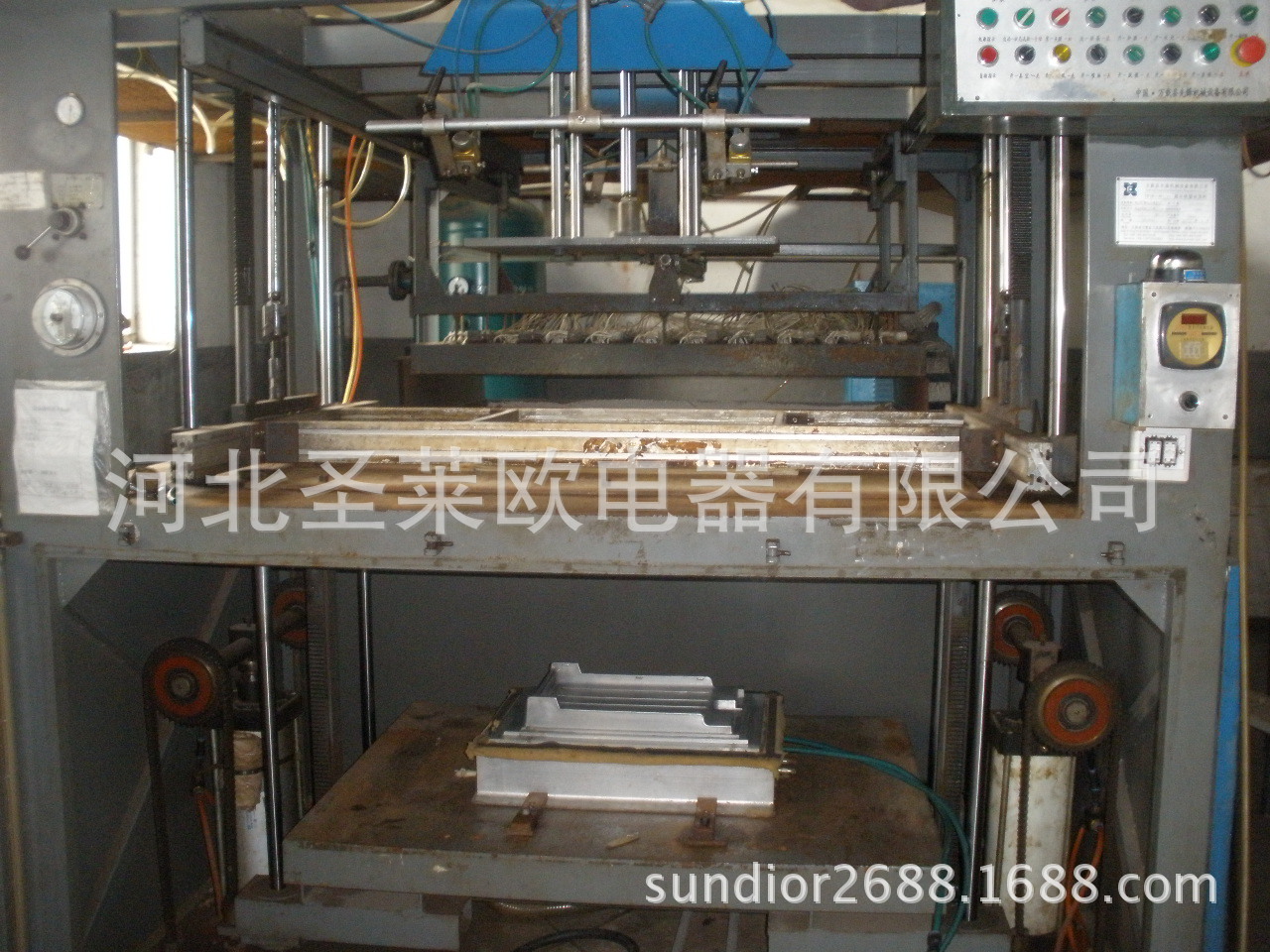 代加工 小冰箱机芯、箱壳、发泡、吸塑