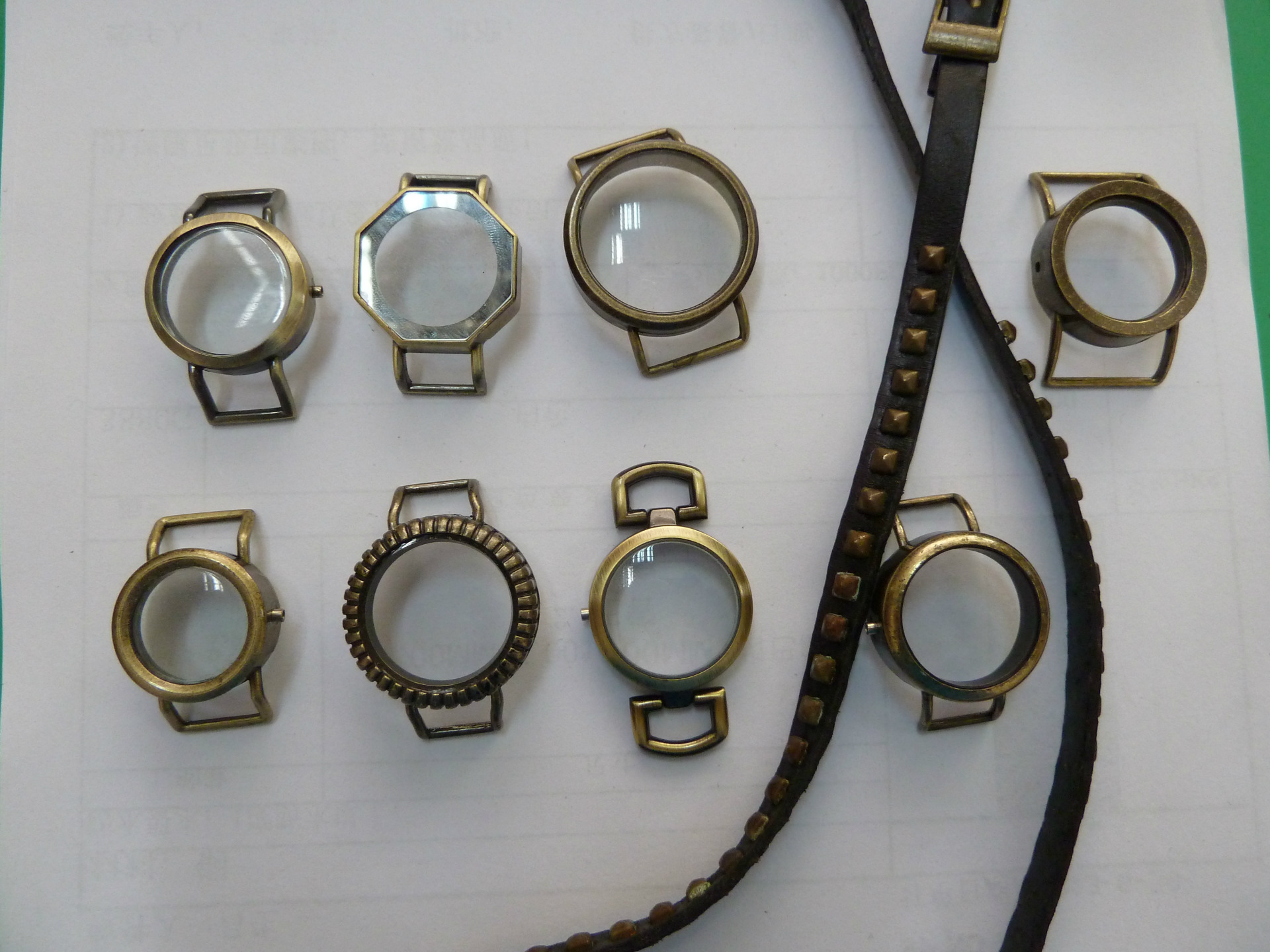 厂家供应仿古女士双机芯手表长皮带手表图片,
