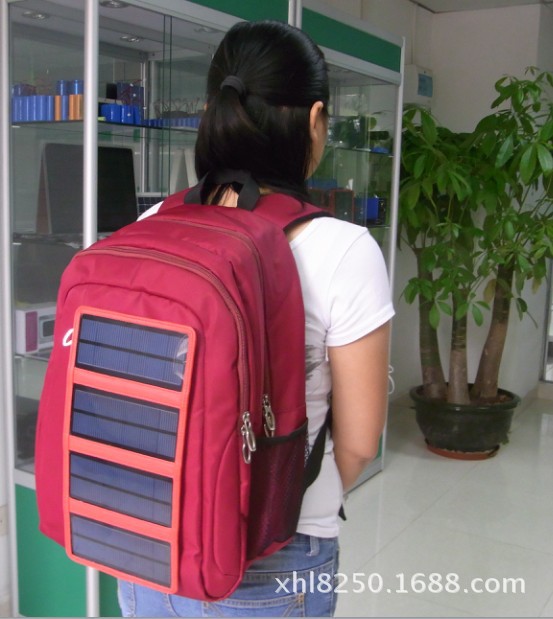 太阳能包太笔记本手机充电包登山旅游商务太阳能包