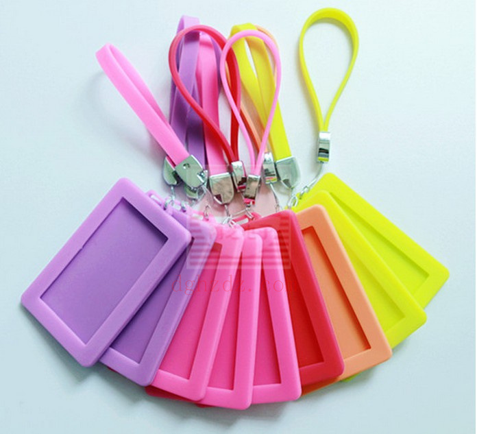 903342874_2082319160