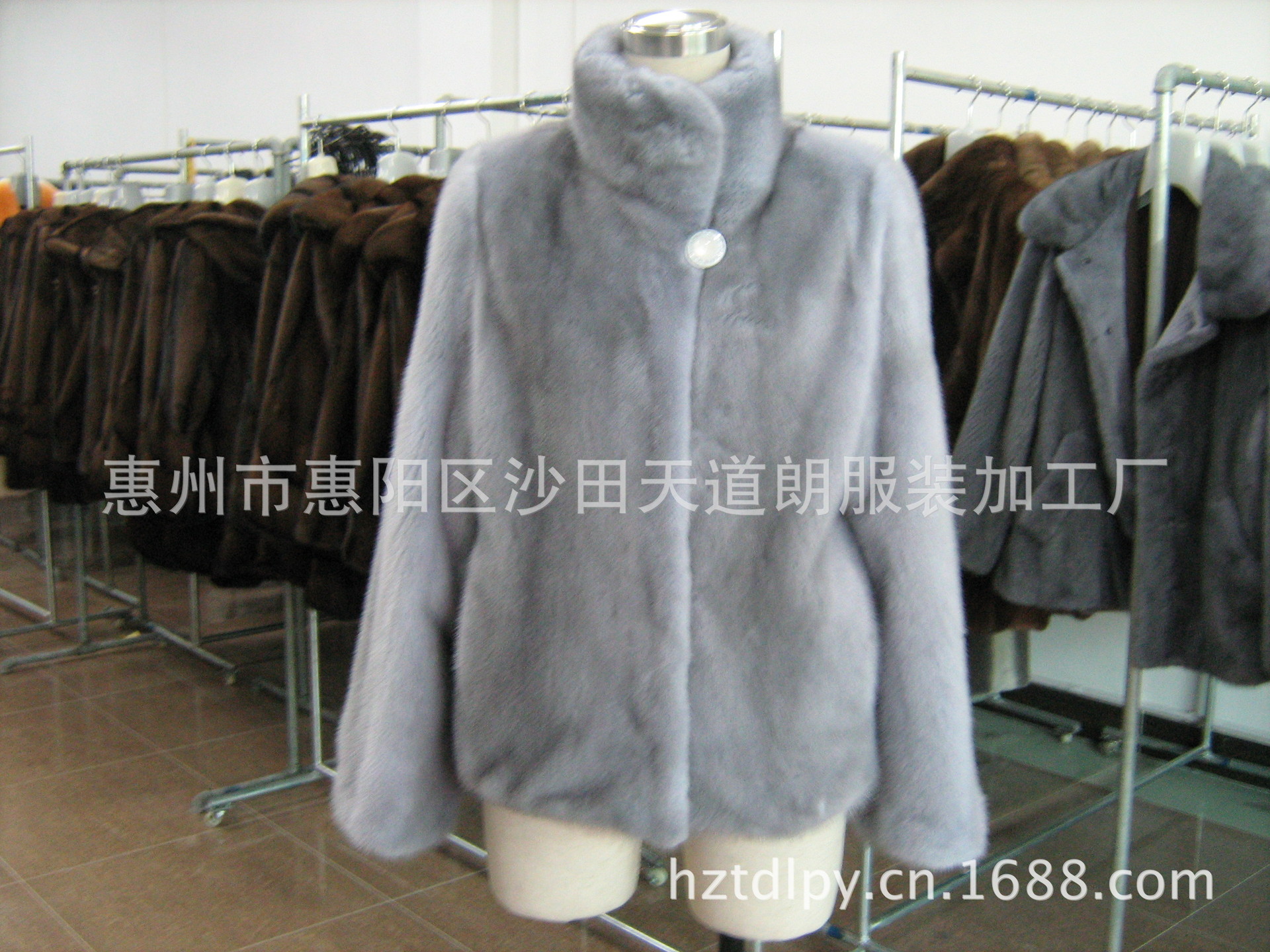颜色:蓝宝石 3.长度:60cm 4.材料:进口水貂皮 5.码数:36# 6.