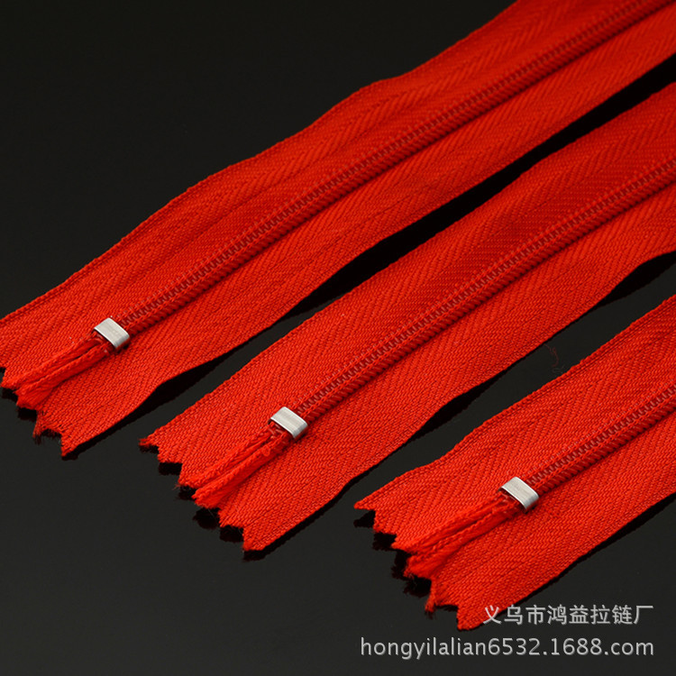 红色单针拉链