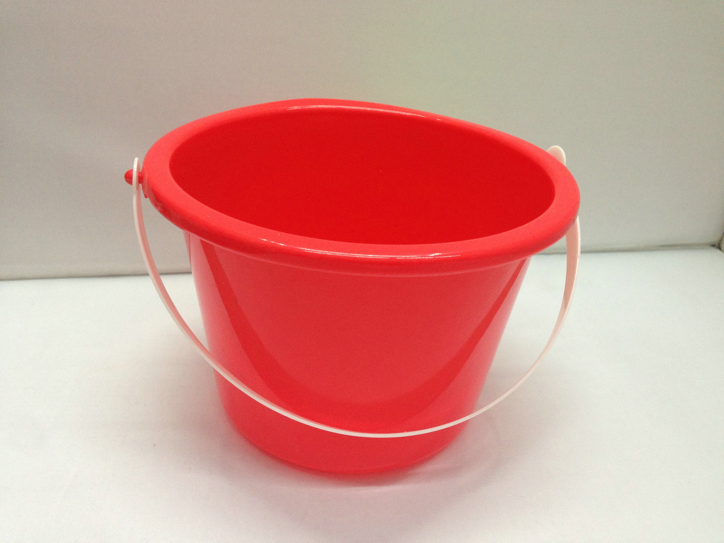 厂家直销塑料家用手提玩具水桶 小水桶 1.5L图