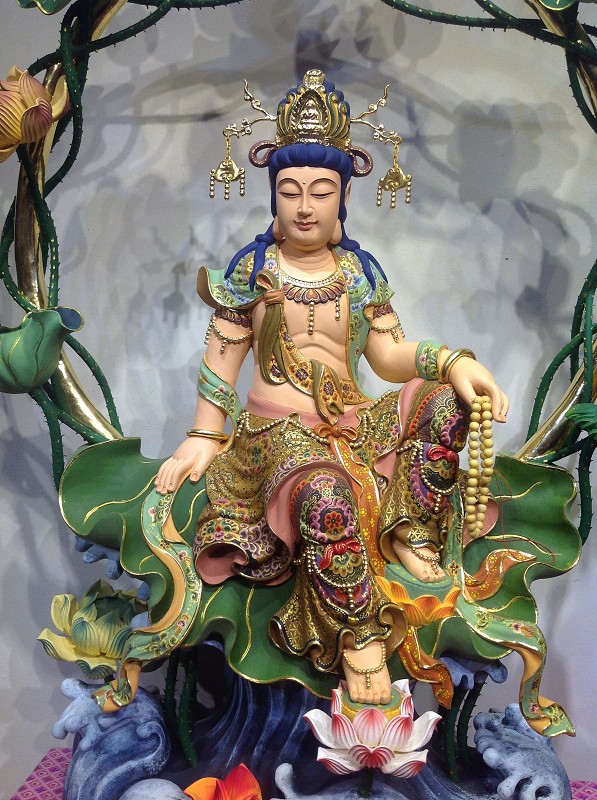木雕彩绘贴金九莲观音 自在观音传统菩萨 供奉佛像礼品摆件开光