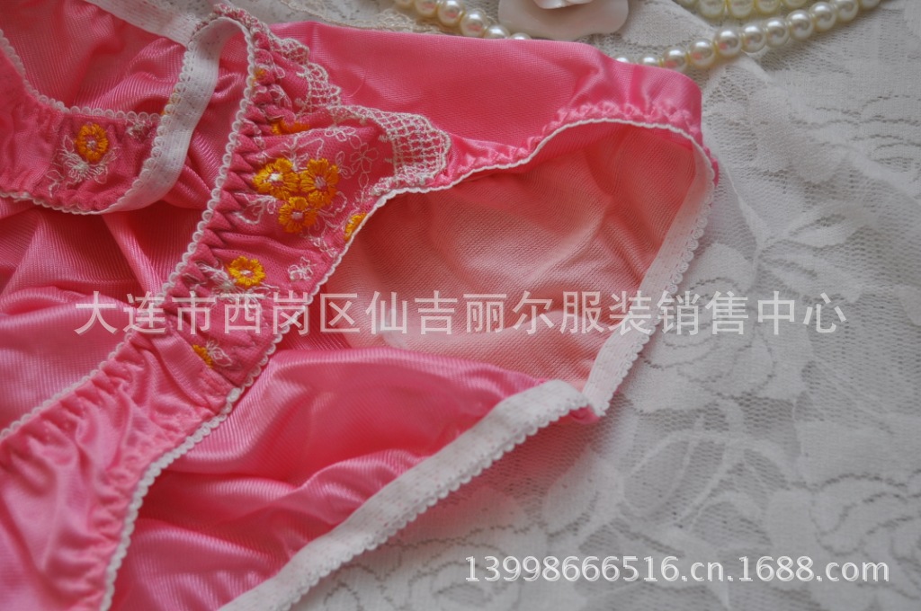 日系<em>外贸内裤批发</em> 牛奶丝女士女式蕾丝内裤 可