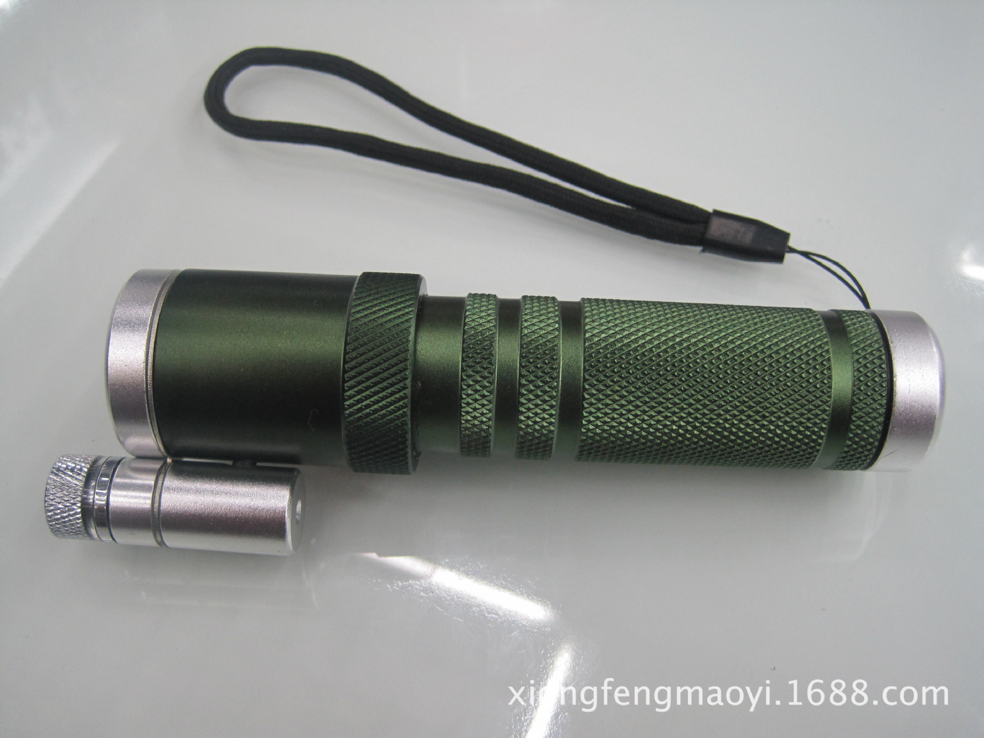 批发采购照明电筒-激光(红光绿光)手电双用 18