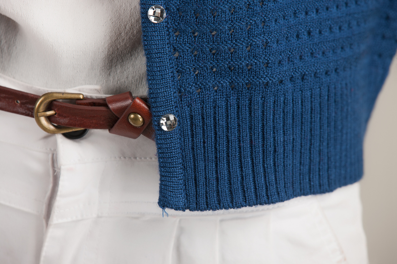 【秋冬新款 女士百搭针织<em>开衫</em> <em>毛衣</em>外套 <em>钩花镂</em>