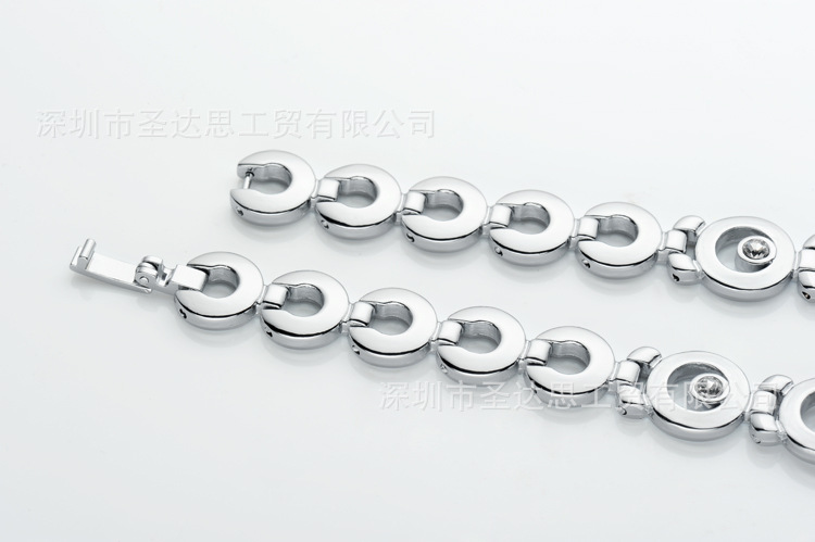 速卖通热卖<em>女式</em>特殊设计表带<em>带钻手表</em>,女表批