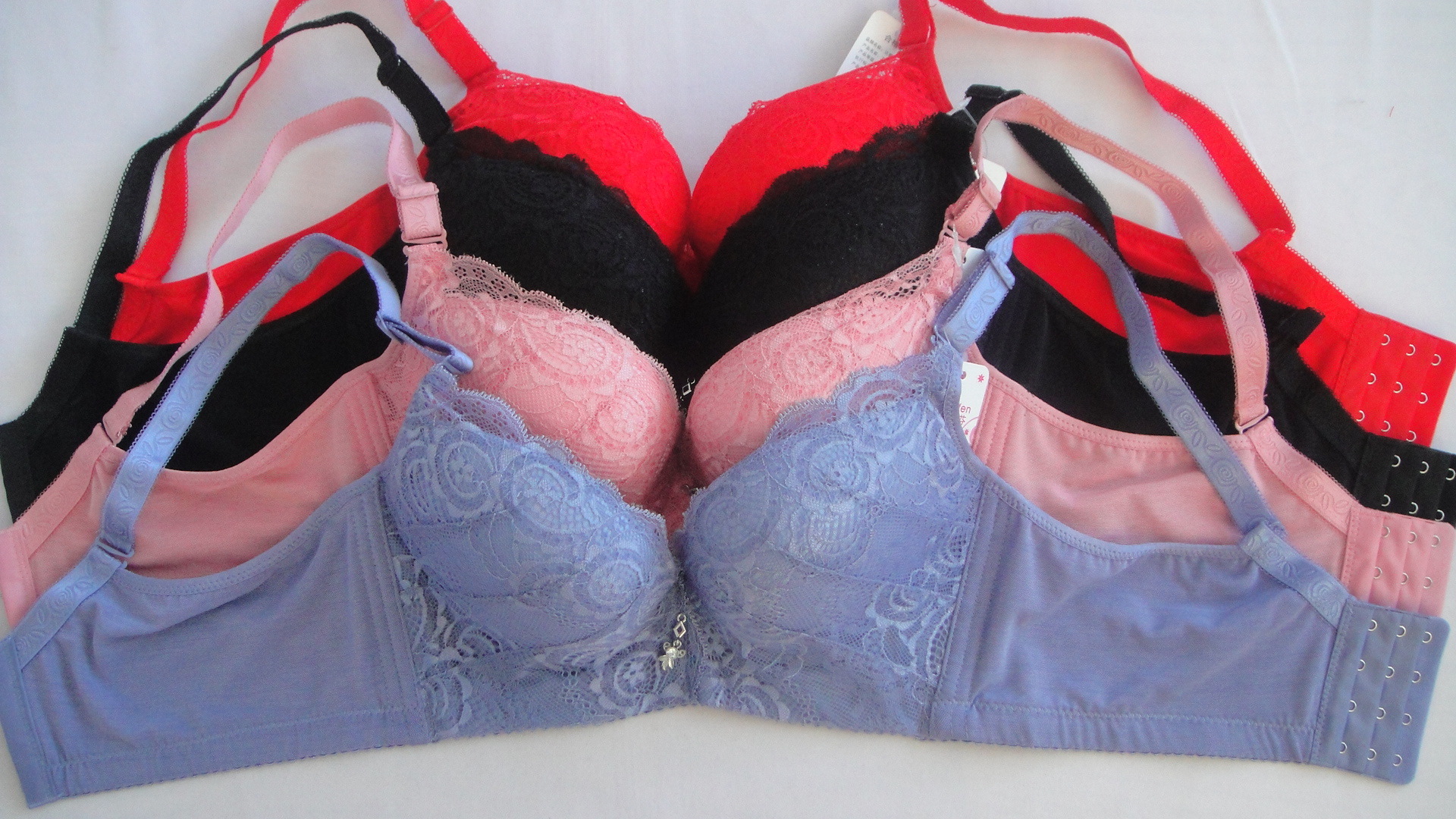 【达娜芬 <em>高鸡心位</em>三排四扣女士内衣 聚拢/侧收