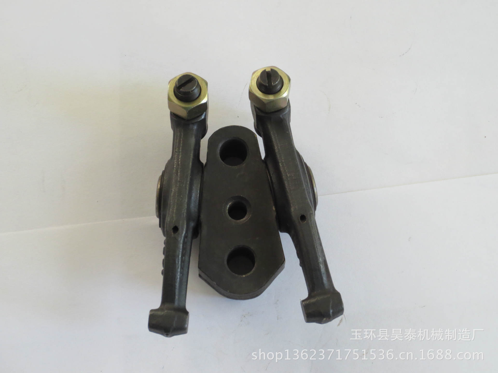 XKTY.COM星空体育-福建奔驰凌特气门摇臂多少钱？原厂件800 - 1200元 拆车件2 - 4元 副厂件46