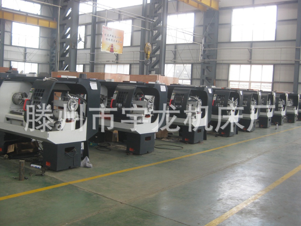 大型数控斜床身数控车床、通过CE认证.可选配自动排销系统。