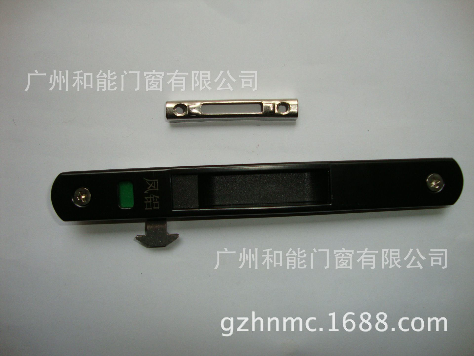 凤铝推拉门勾锁2