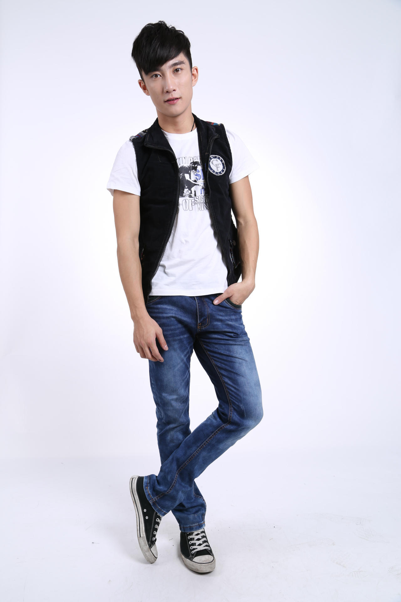 秋冬新款<em>男装 休闲</em>男士<em>马甲</em>民族风拼接拉链口