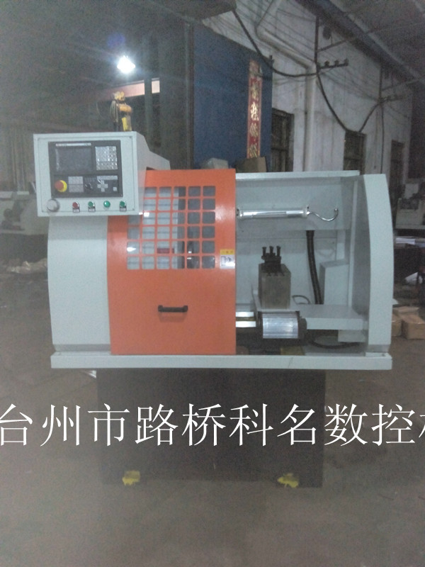 厂家直销  高进度CJK0640加高宽数控车床 设计自动送料数控机床