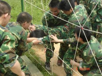 东莞拓展训练项目穿越电网简单介绍_风魔灬小